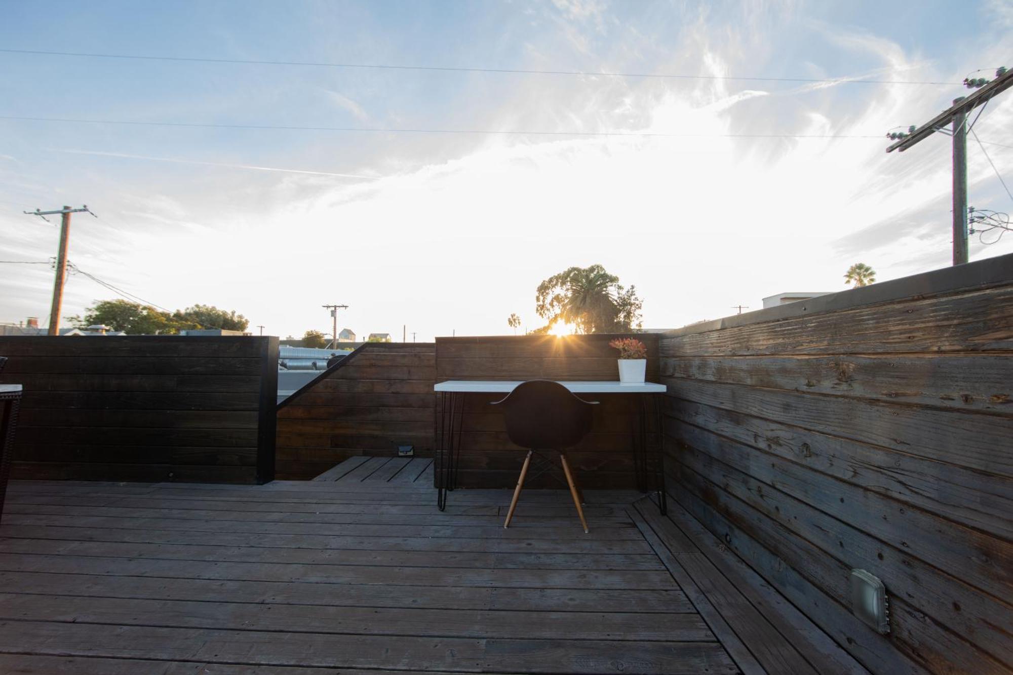 Venice Three Bedroom Rooftop House With Parking Apartment Los Angeles