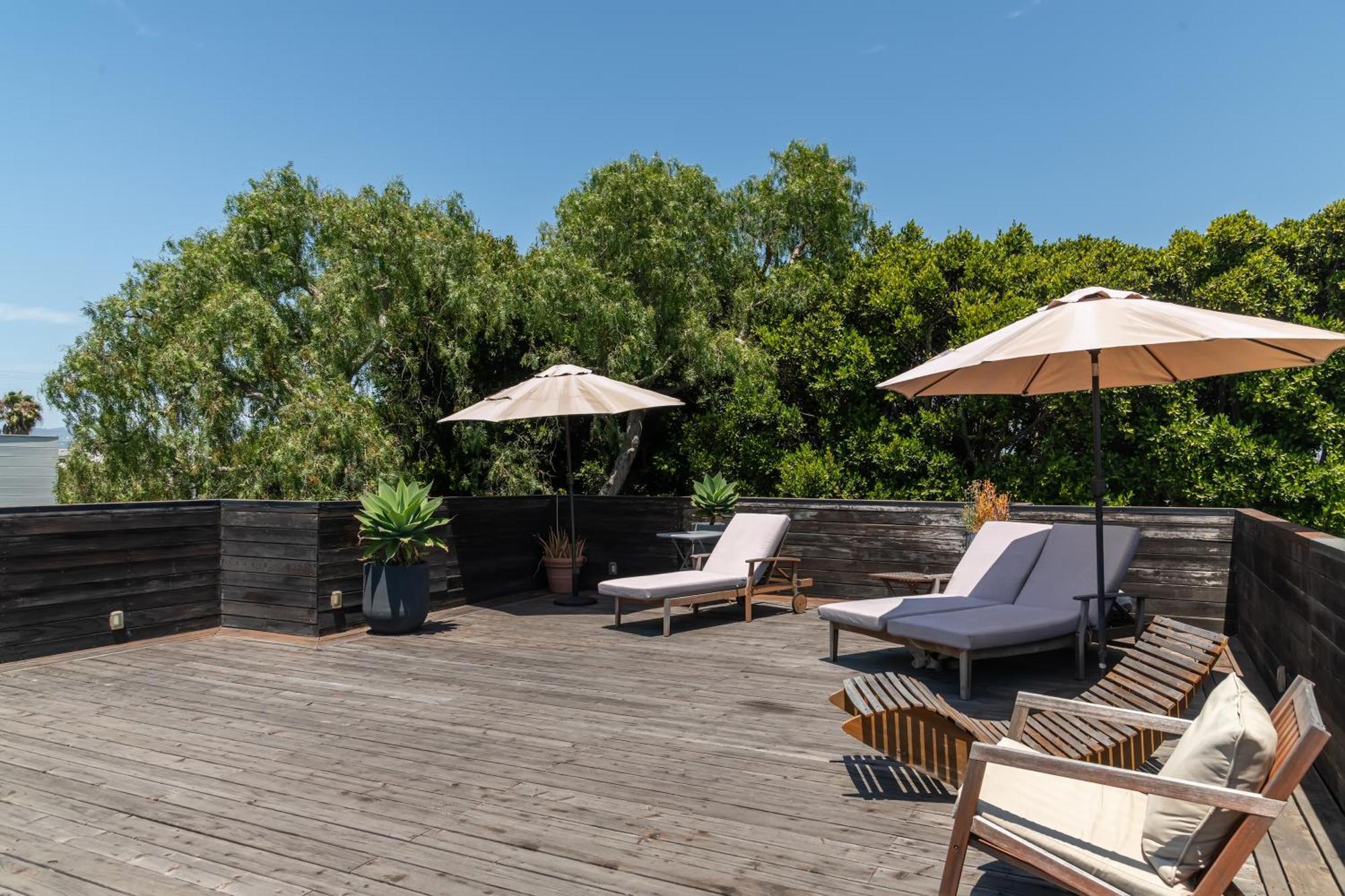 Apartment Venice Three Bedroom Rooftop House With Parking