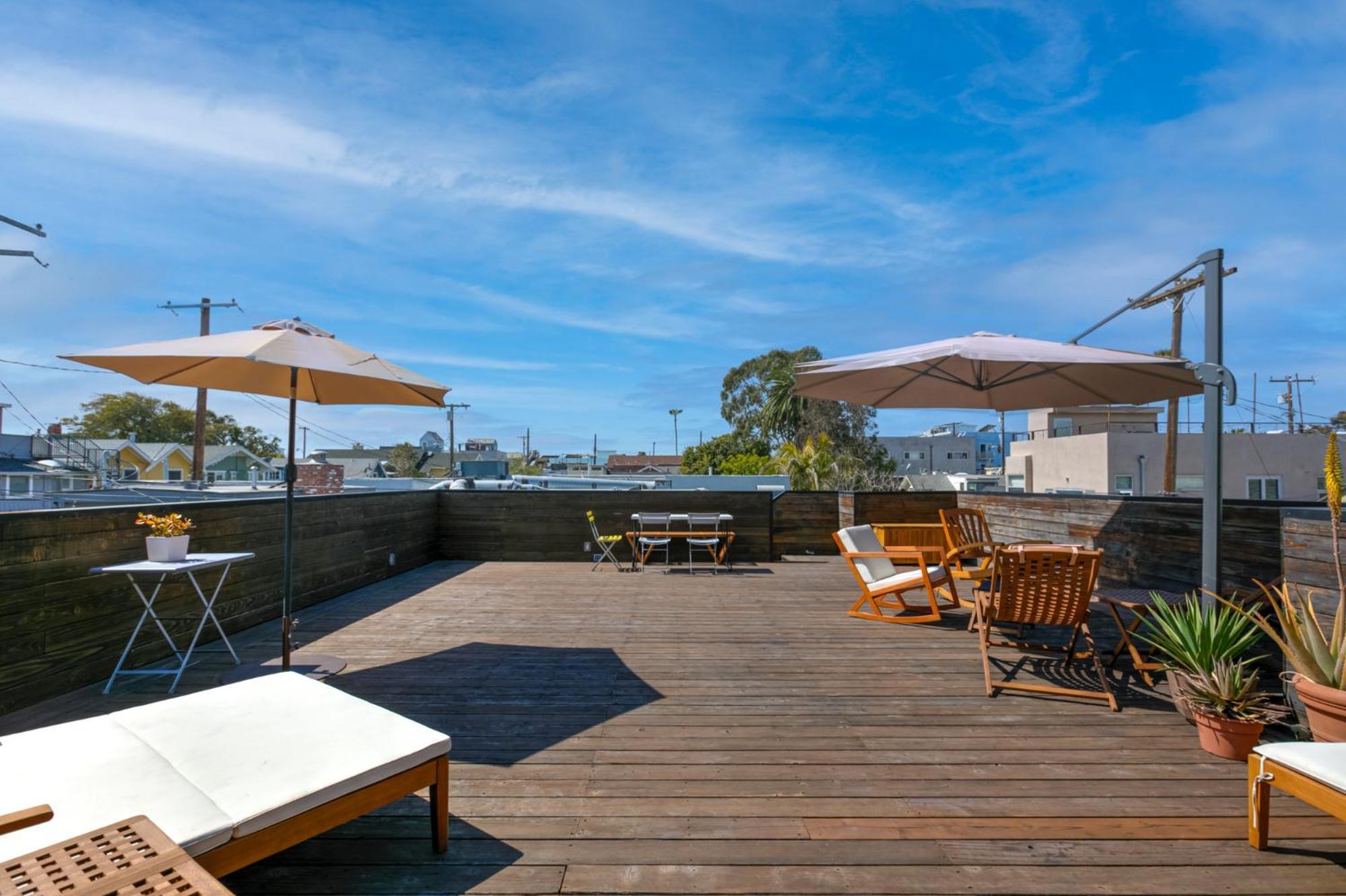 Apartment Venice Three Bedroom Rooftop House With Parking Los Angeles